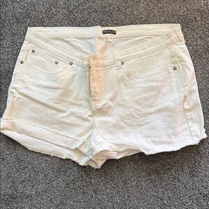 VENUS Women's Classic White Jean Shorts